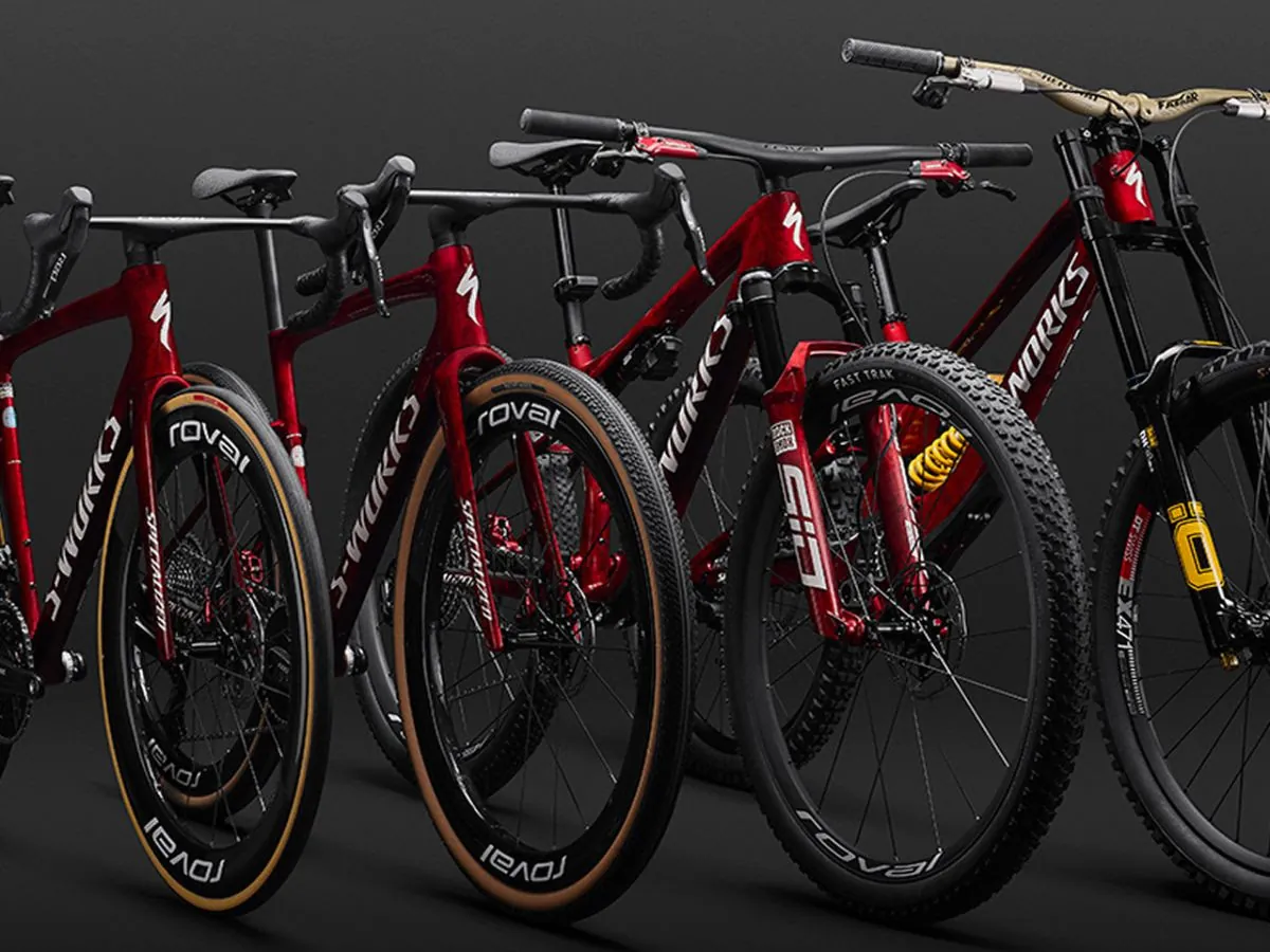 Specialized Built for Legends LTD Collection 2026 - as quatro bikes exclusivas em vermelho metálico