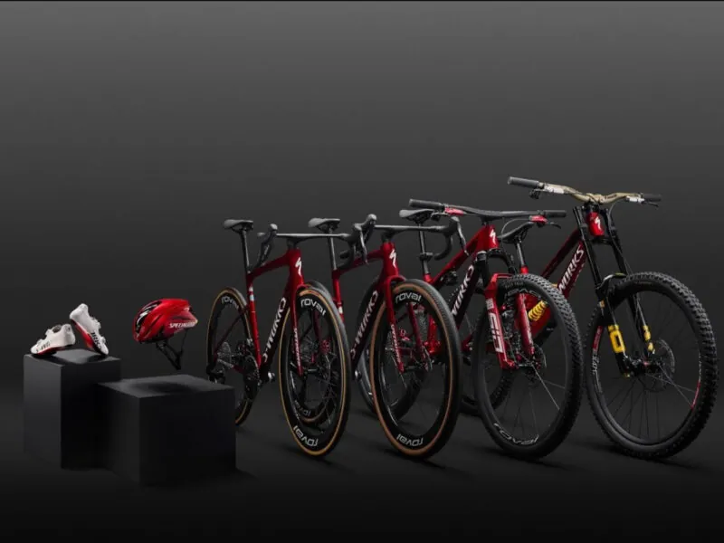 Specialized Built for Legends LTD Collection completa - bikes e acessórios em vermelho metálico