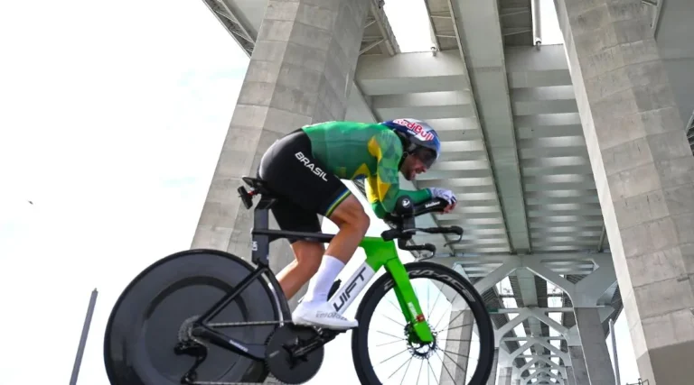 Henrique Avancini no contrarrelógio do Mundial de Ciclismo de Estrada 2026 em Montréal