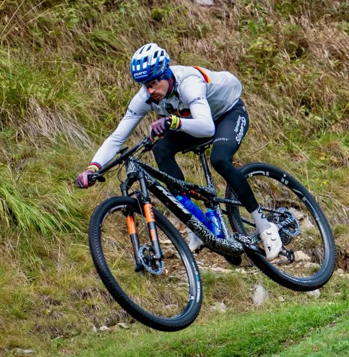 Andreas Seewald em ação no Campeonato Mundial de XCM 2026 em Primiero, Itália