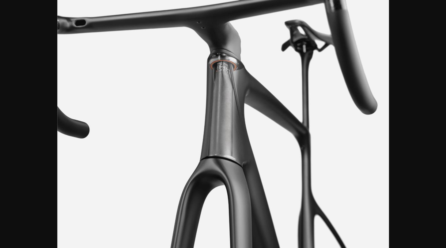 Detalhe do tubo de direção e junção do quadro da Cannondale SuperSix EVO Gen 5