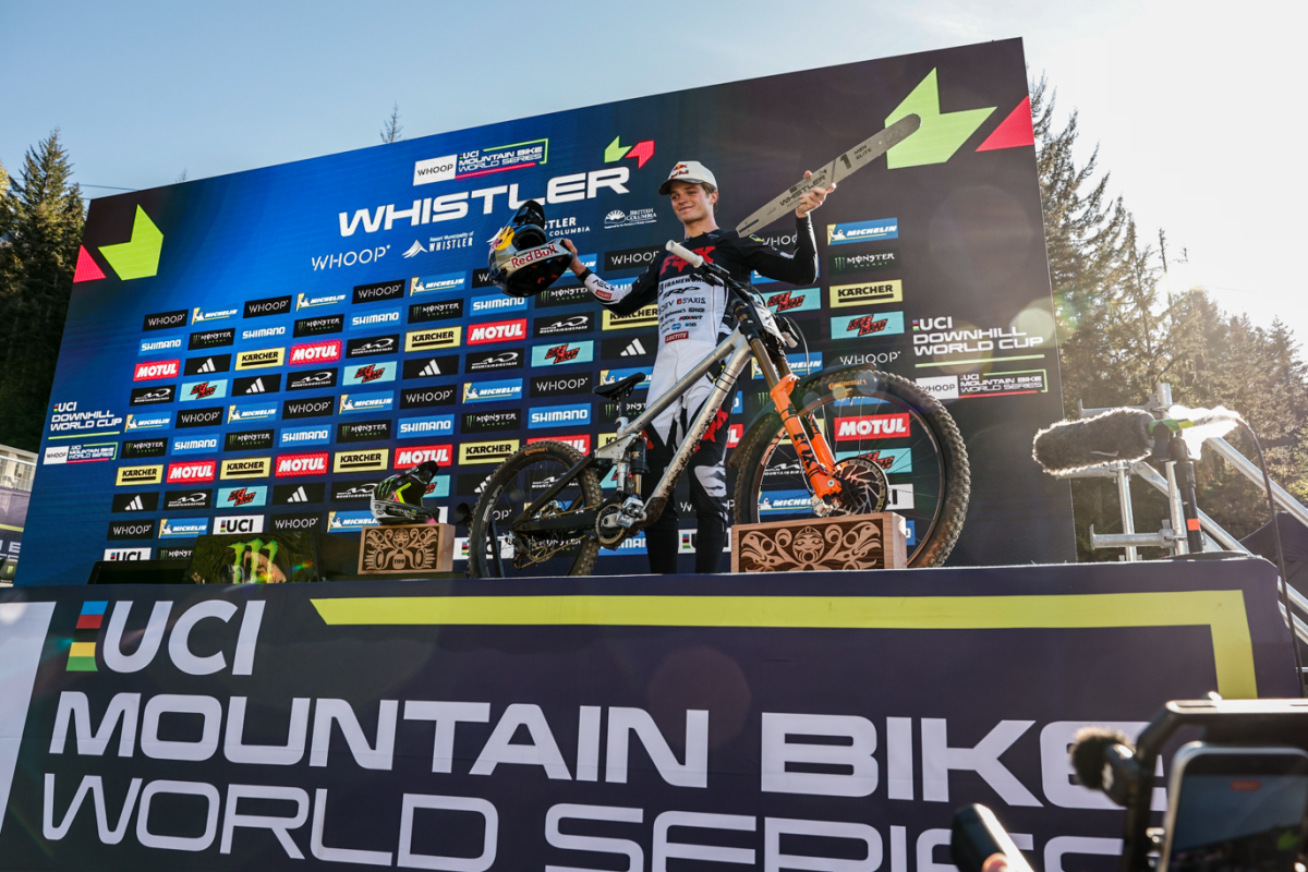 Ciclista em ação no XCO da Copa do Mundo de MTB em Soldier Hollow 2026