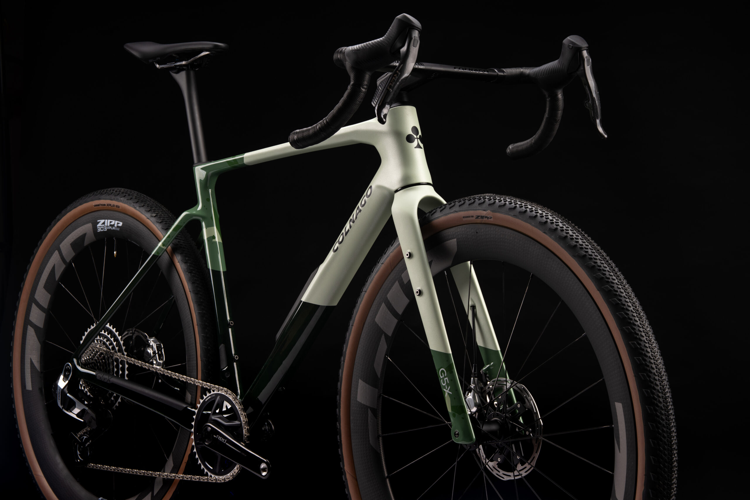 Colnago G5-X gravel racing com clearance de 53 mm