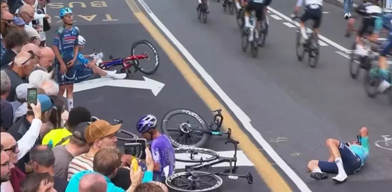 Queda envolvendo ciclistas na Tre Valli Varesine 2026, prova abandonada por Henrique Bravo